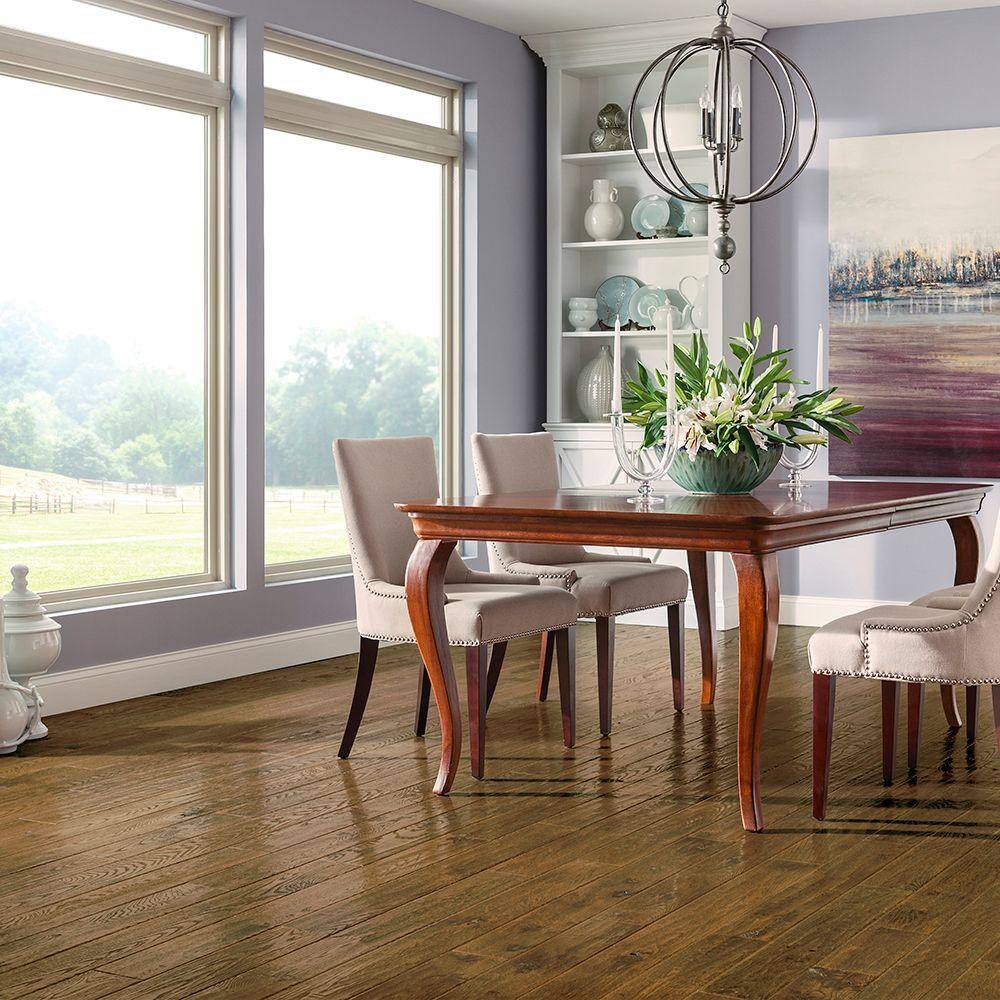 Bruce American Vintage Mountainside Oak 3/4 in. T x 5 in. W Scraped Solid Hardwood Flooring (23.5 sq.ft./ctn)