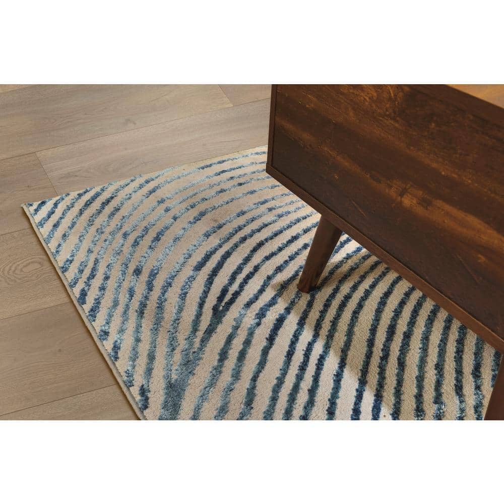DIP Design Is Personal Mt Bachelor Oak 10 mm T x 7.75 in. W Laminate Wood Flooring (20.4 sq. ft./8 planks)