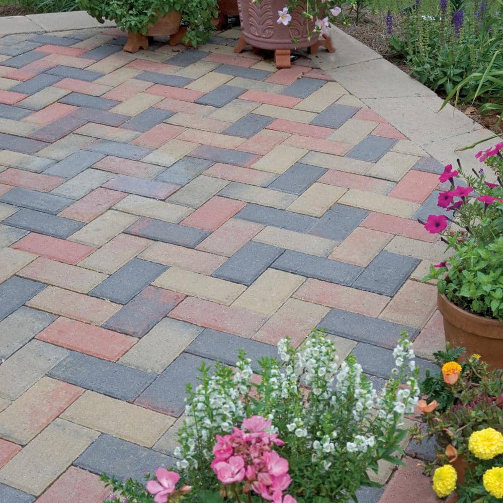 Pavestone Holland 7.87 in. L x 3.94 in. W x 1.77 in. H 45 mm Old Town Blend Concrete Paver (672-Piece/145 sq. ft./Pallet)