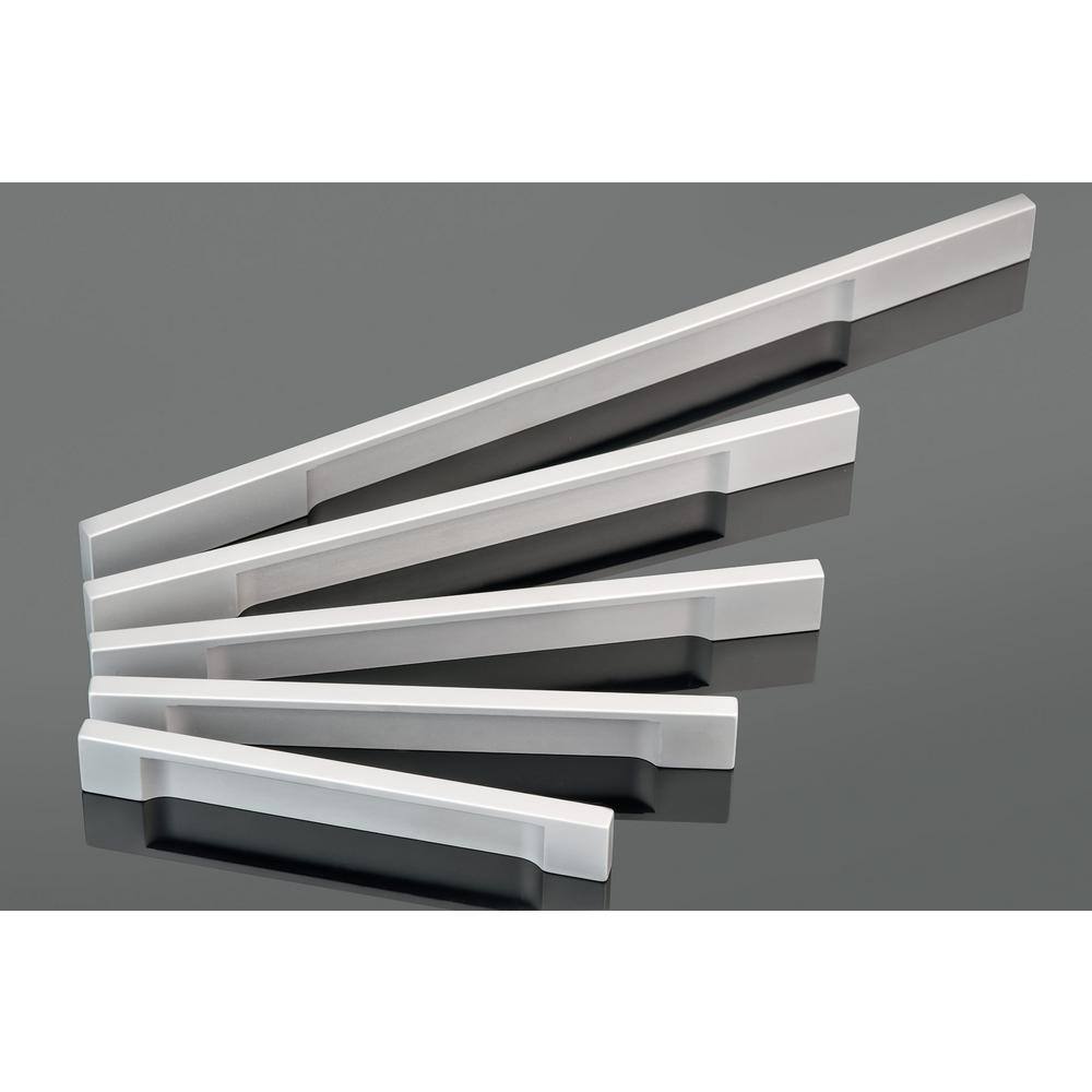 Richelieu Viareggio 7-9/16 in. (192 mm) Center-to-Center White Aluminum Contemporary Finger Drawer Pull