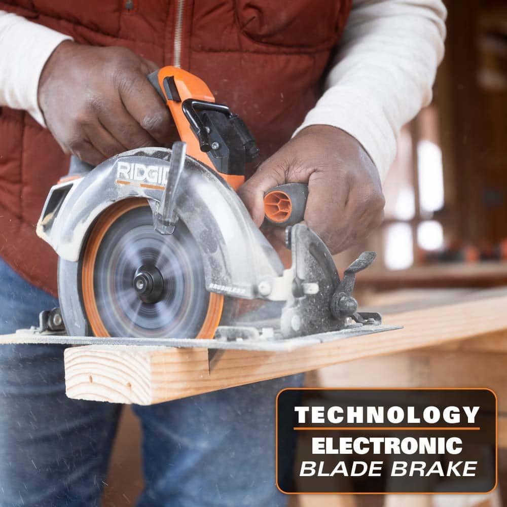 RIDGID 18V Brushless Cordless 7-1/4 in. Circular Saw Kit with 4.0 Ah MAX Output Battery and Charger