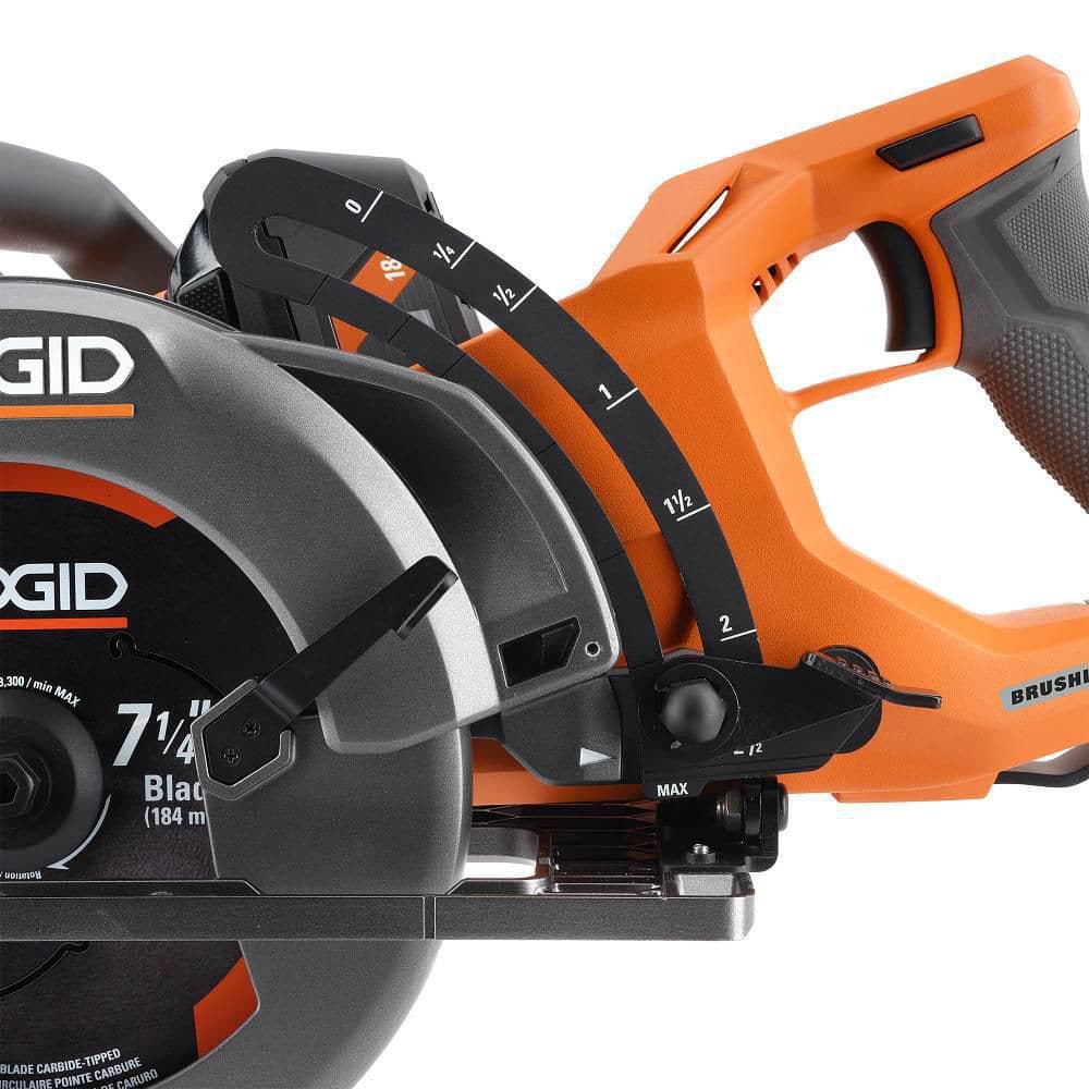 RIDGID 18V Brushless Cordless 7-1/4 in. Rear Handle Circular Saw Kit w/ (2) 4.0 Ah MAX Output Battery, Charger, Bag