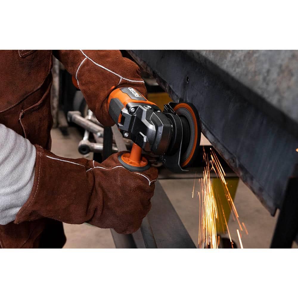 RIDGID 18V MAX Output Starter Kit with (2) 4.0 Ah MAX Output Batteries and Charger with FREE 18V Subcompact Low Profile Sander