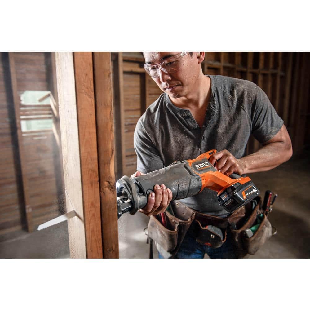 RIDGID 18V MAX Output 4.0 Ah and 2.0 Ah Batteries with 18V Charger