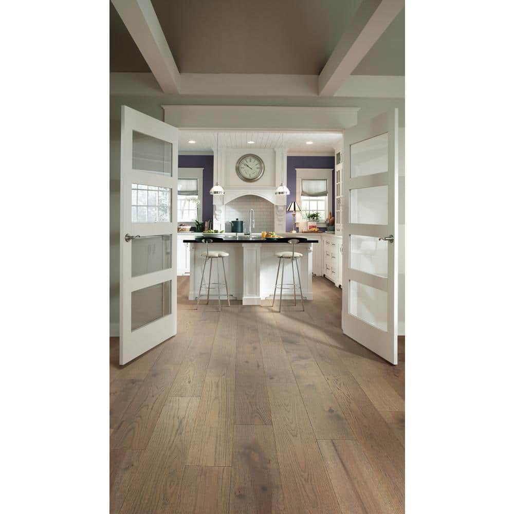 Shaw Belvoir Romanesque Hickory 9/16 in. T X 7.5 in. W Tongue and Groove Engineered Hardwood Flooring (31.09 sq.ft./case)