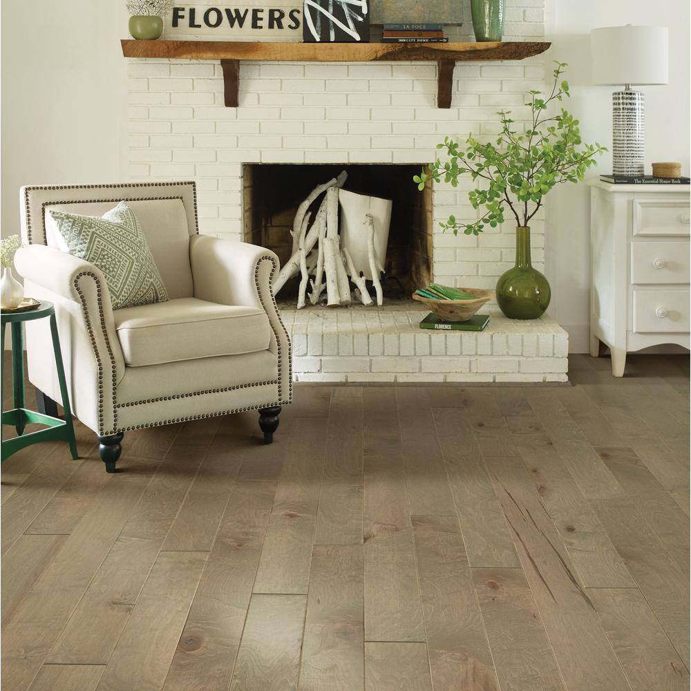 Shaw Opulent Sand Maple 3/8 In. T X 5 in. W Tongue and Groove Smooth Engineered Hardwood Flooring (23.66 sq.ft./case)