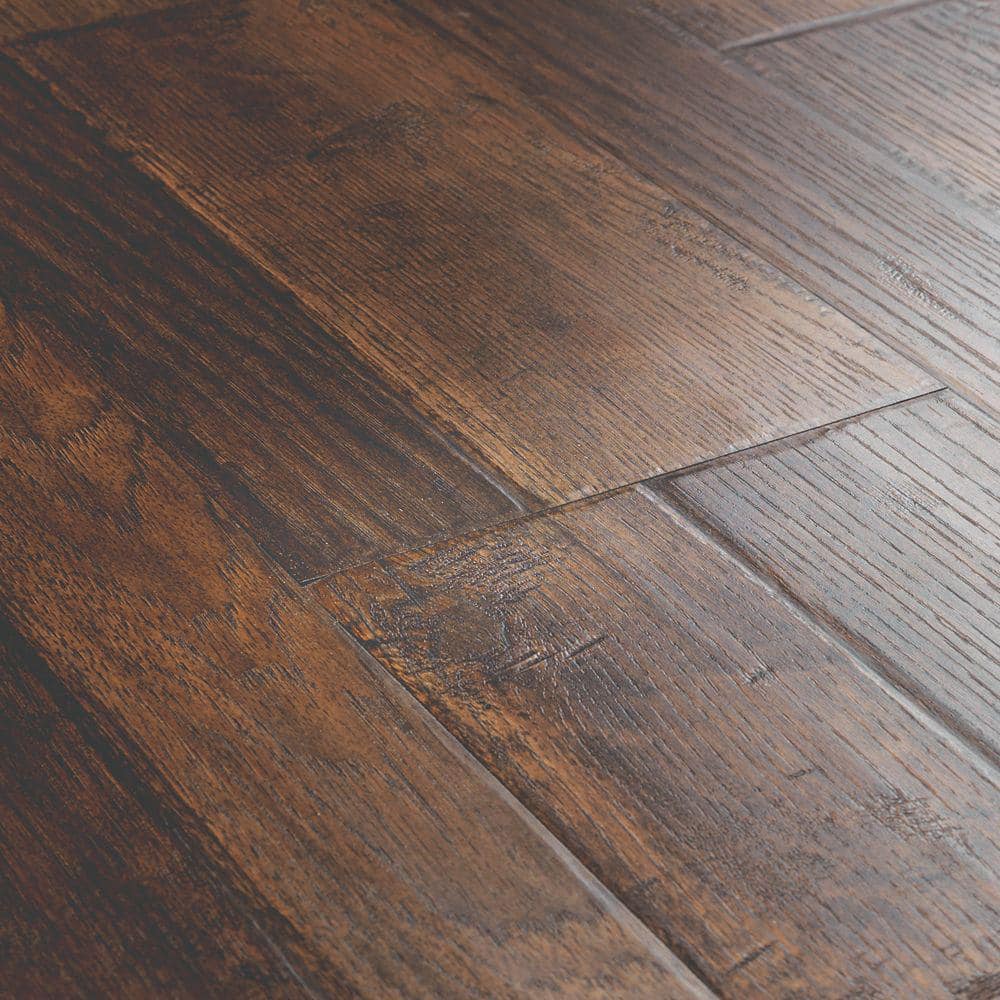Pergo Outlast+ Somerton Auburn 12 mm T x 7.4 in. W Waterproof Laminate Wood Flooring (19.63 sq. ft./case)