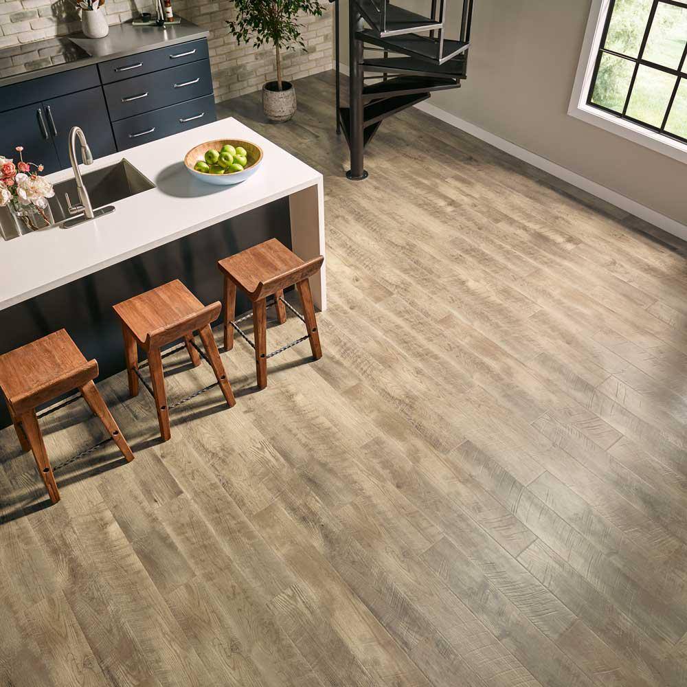 Pergo Outlast+ Southport Oak 12 mm T x 6.1 in. W Waterproof Laminate Wood Flooring (16.12 sqft/case)