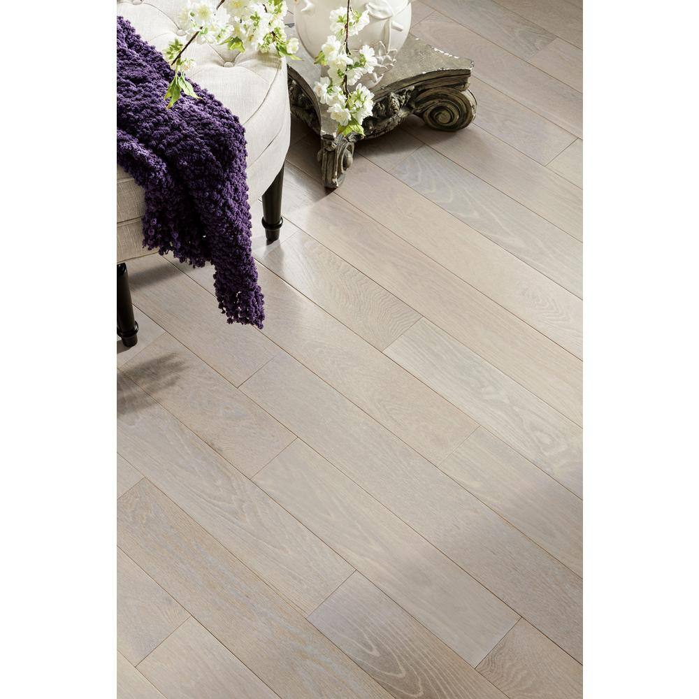 Bruce American Originals Sugar White Oak 3/4 in. T x 3-1/4 in. W Smooth Solid Hardwood Flooring (22 sq.ft./ctn)