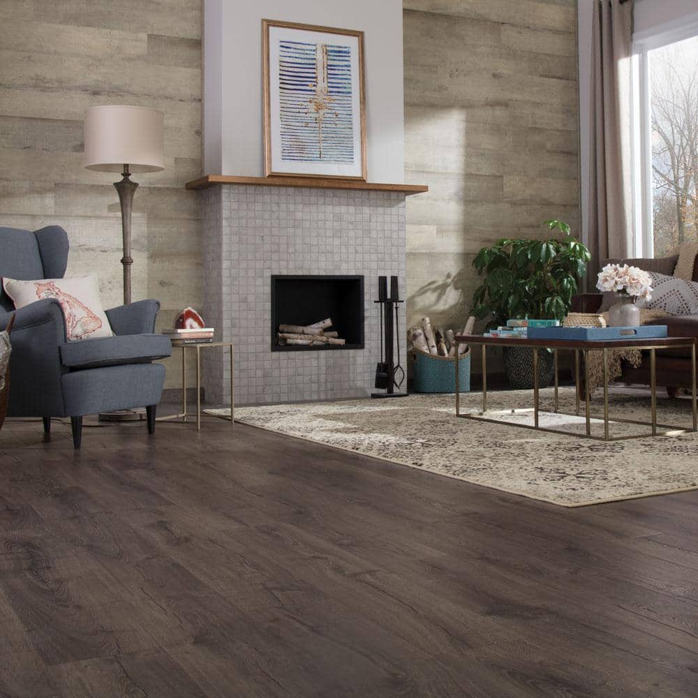 Pergo Outlast+ Thornbury Oak 12 mm T x 7.4 in. W Waterproof Laminate Wood Flooring (19.63 sqft/case)
