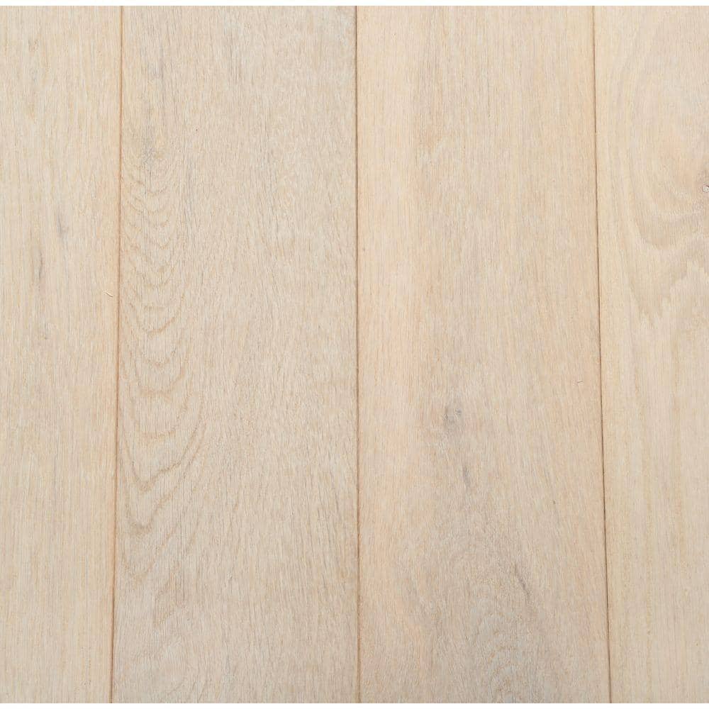 Bruce American Originals Tinted Tea Oak 3/4 in. T x 5 in. W Smooth Solid Hardwood Flooring (23.5 sq.ft./ctn)