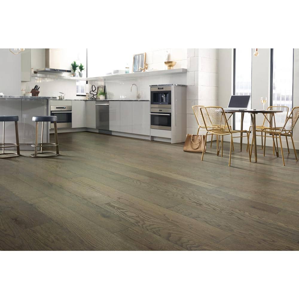 Shaw Serenity Trail Red Oak 1/2 In. T X 6.38 in. W Tongue and Groove Engineered Hardwood Flooring (25.4 sq.ft./case)