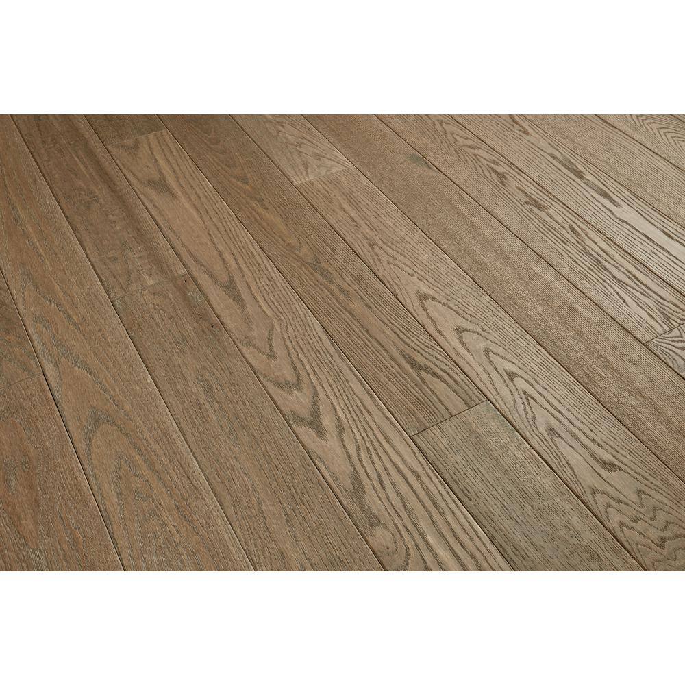 Bruce American Vintage Urban Coastal Red Oak 3/4 in. T x 5 in. W Scraped Solid Hardwood Flooring (23.5 sq.ft./ctn)