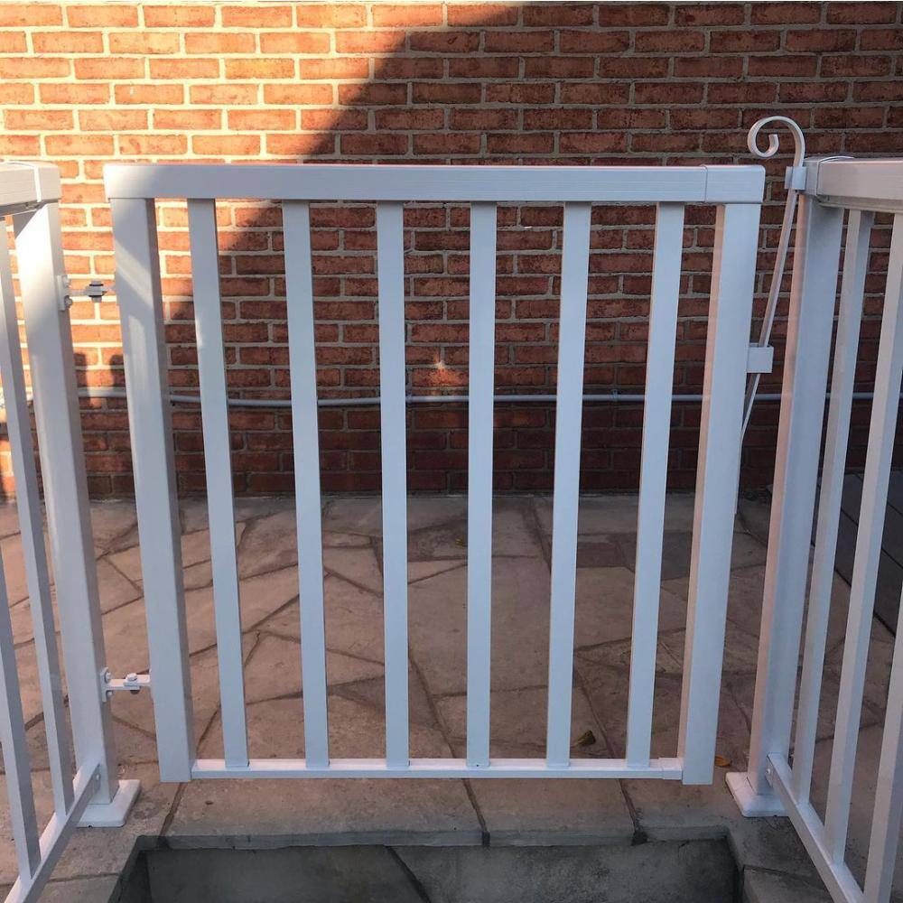 Vista 36 in. H x 48 in. W White Aluminum Regular Picket Gate