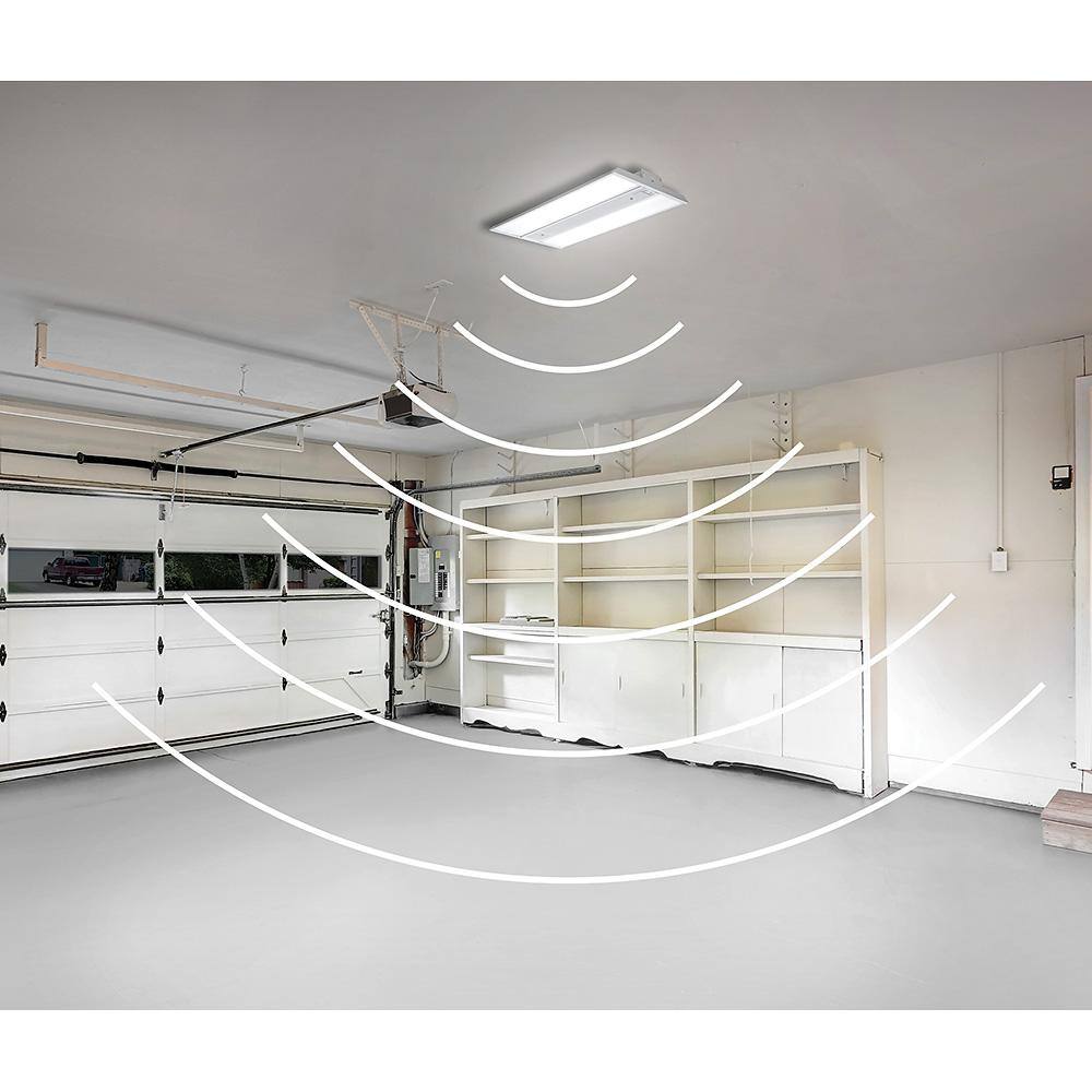ETI LIGHTING 2 ft. 400-Watt Equivalent Motion Sensor 18000 Lumens Integrated LED White High Bay Light 120-277 Volt 5000K