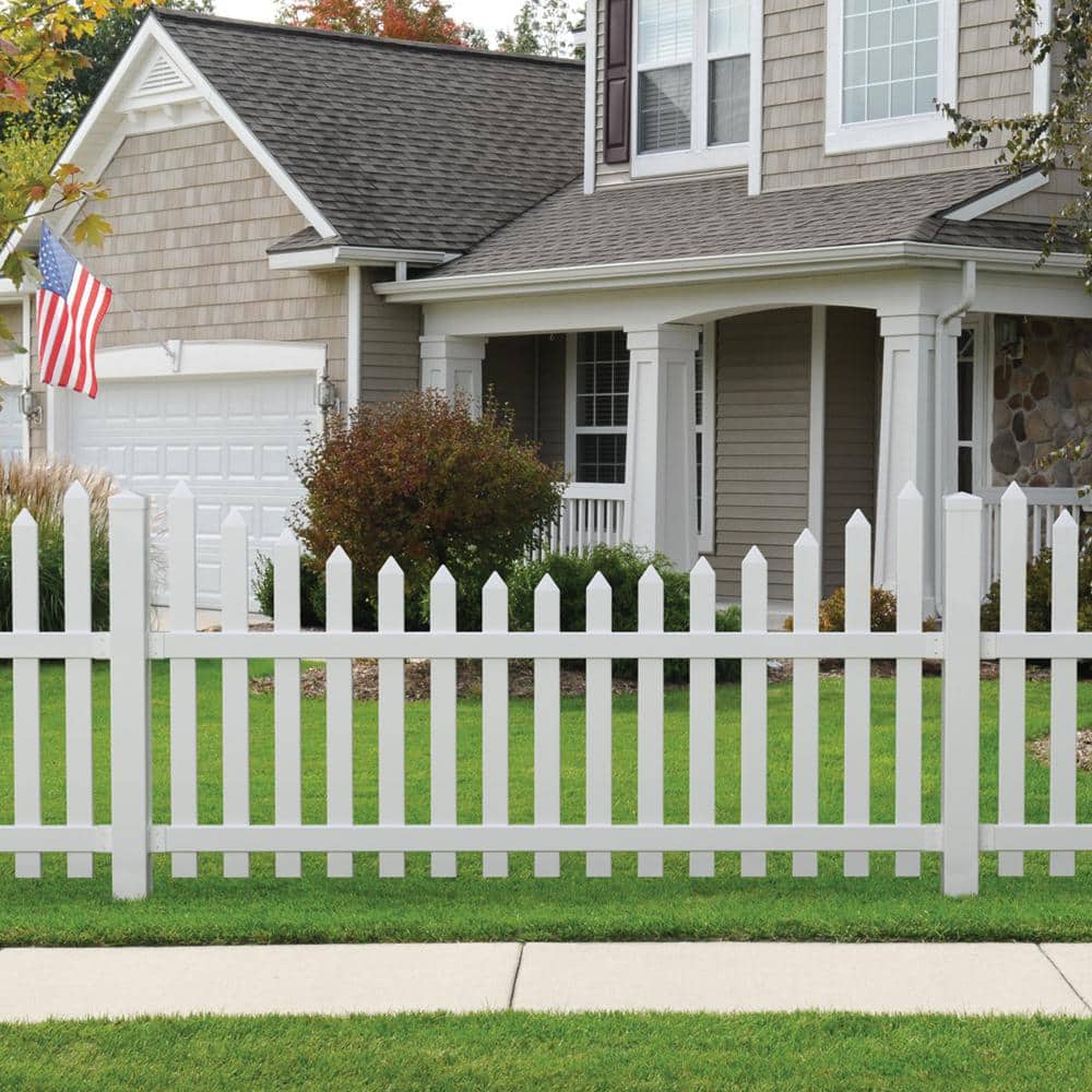 Veranda Glendale 4 ft x 8 ft White Vinyl Scalloped Top Picket Fence Panel
