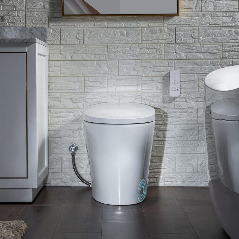 WOODBRIDGE Smart Bidet Toilet with Auto Flush and Foot Sensor Operation