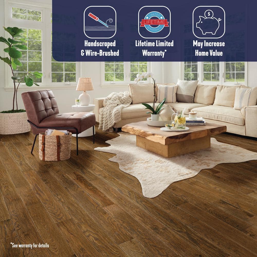 Bruce American Vintage Wilderness Trek Red Oak 3/4 in. T x 5 in. W Scraped Solid Hardwood Flooring (23.5 sq.ft./ctn)