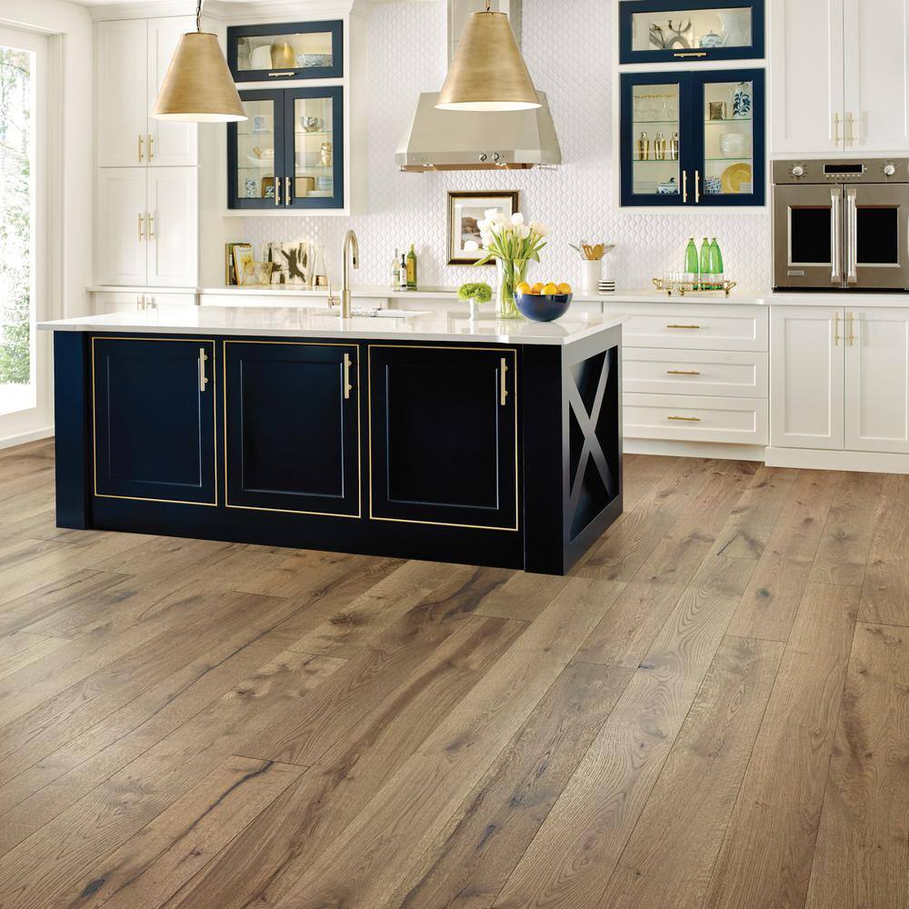 Shaw Boardwalk Willow White Oak 1/2 in. T X 7 in. W Tongue and Groove Engineered Hardwood Flooring (23.58 sq.ft./case)