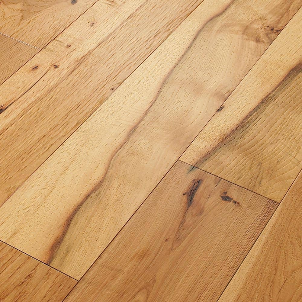 Shaw Belvoir York Hickory 9/16 in. T X 7.5 in. W Tongue and Groove Engineered Hardwood Flooring (31.09 sq.ft./case)