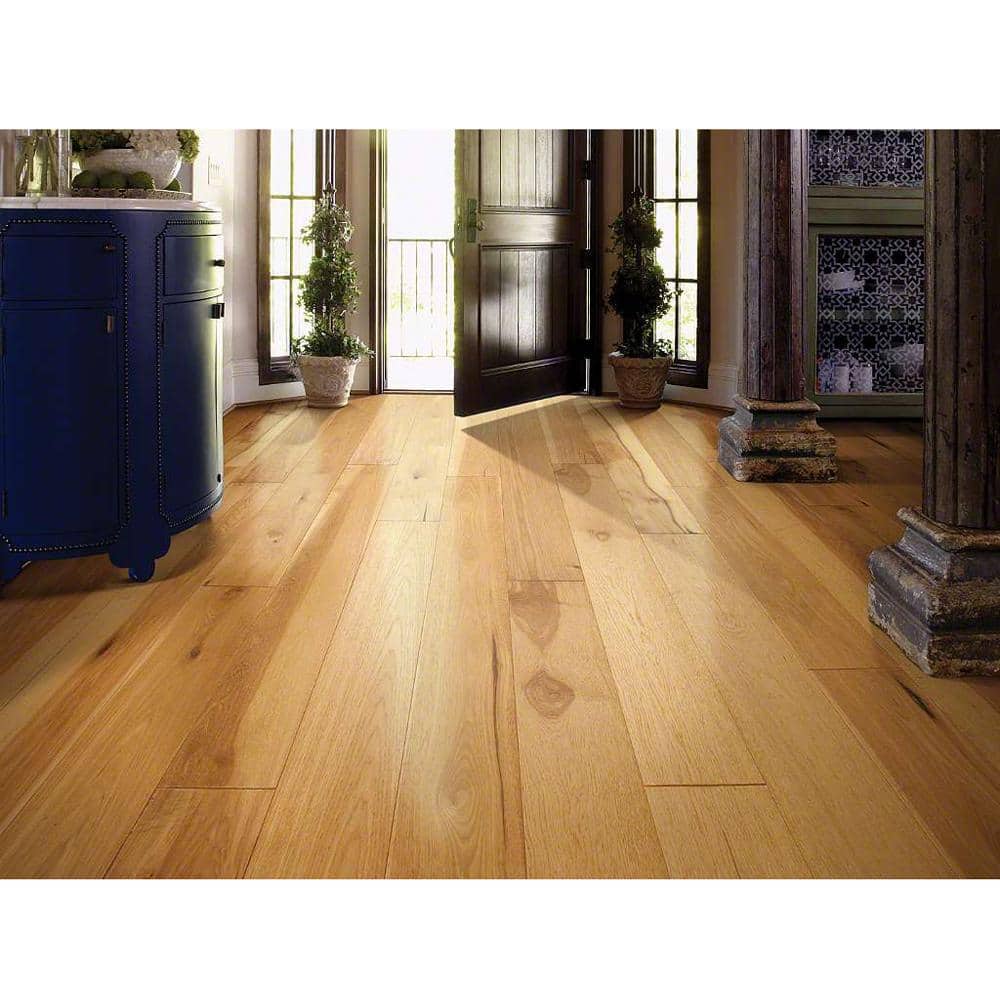 Shaw Belvoir York Hickory 9/16 in. T X 7.5 in. W Tongue and Groove Engineered Hardwood Flooring (31.09 sq.ft./case)